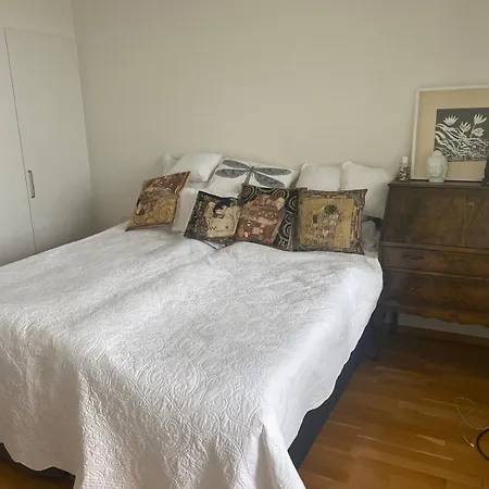 아파트 Cozy With Balcony!